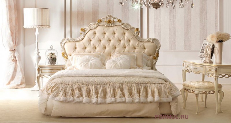  SigorniCoco Bed with rose